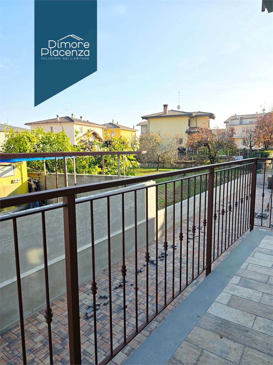 imm_12002-20251110212448-1280