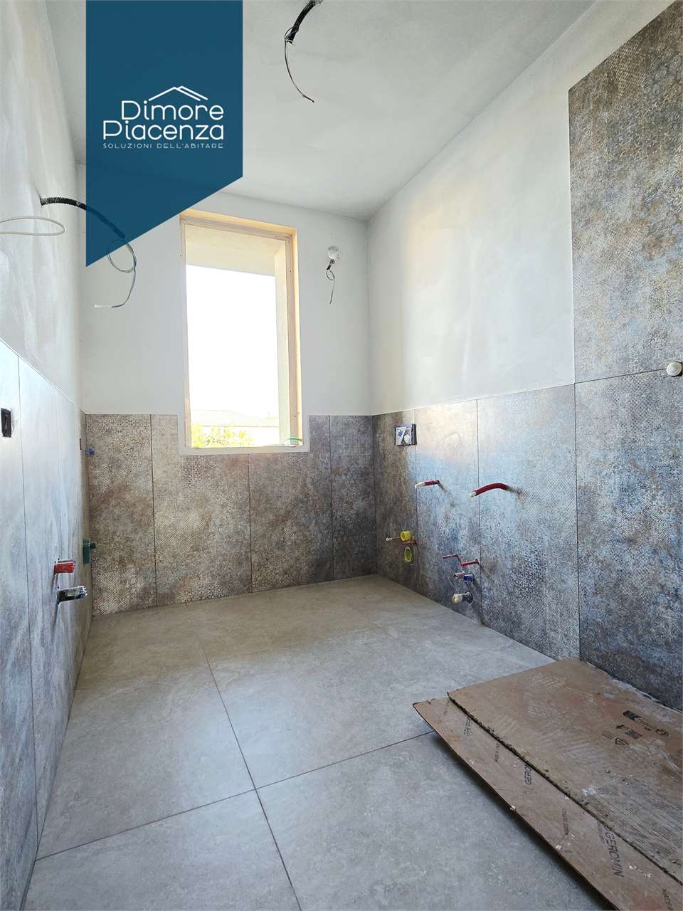 imm_12008-20251110212445-1280