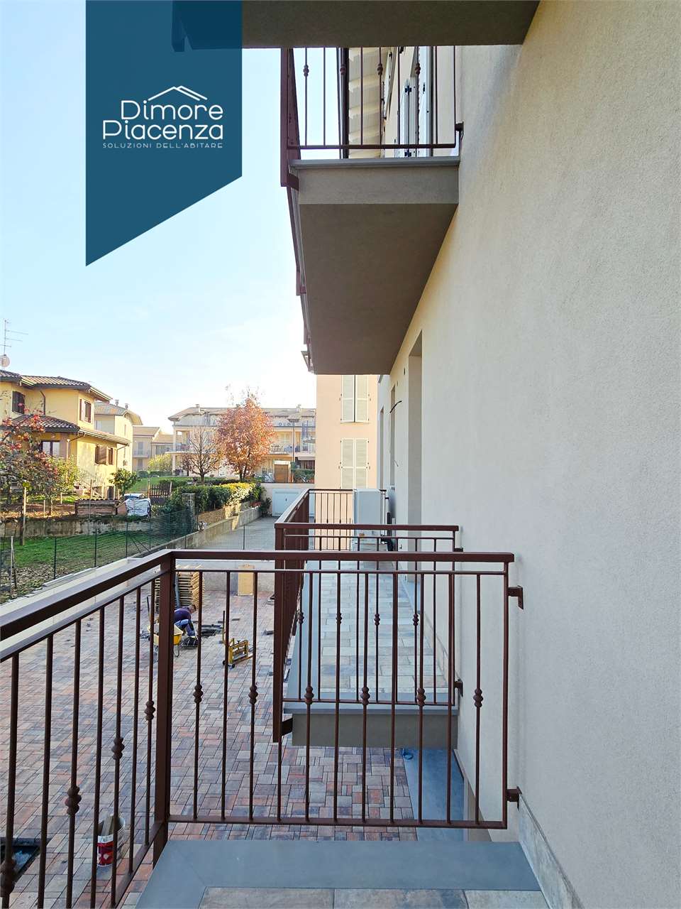 imm_12012-20251110212439-1280